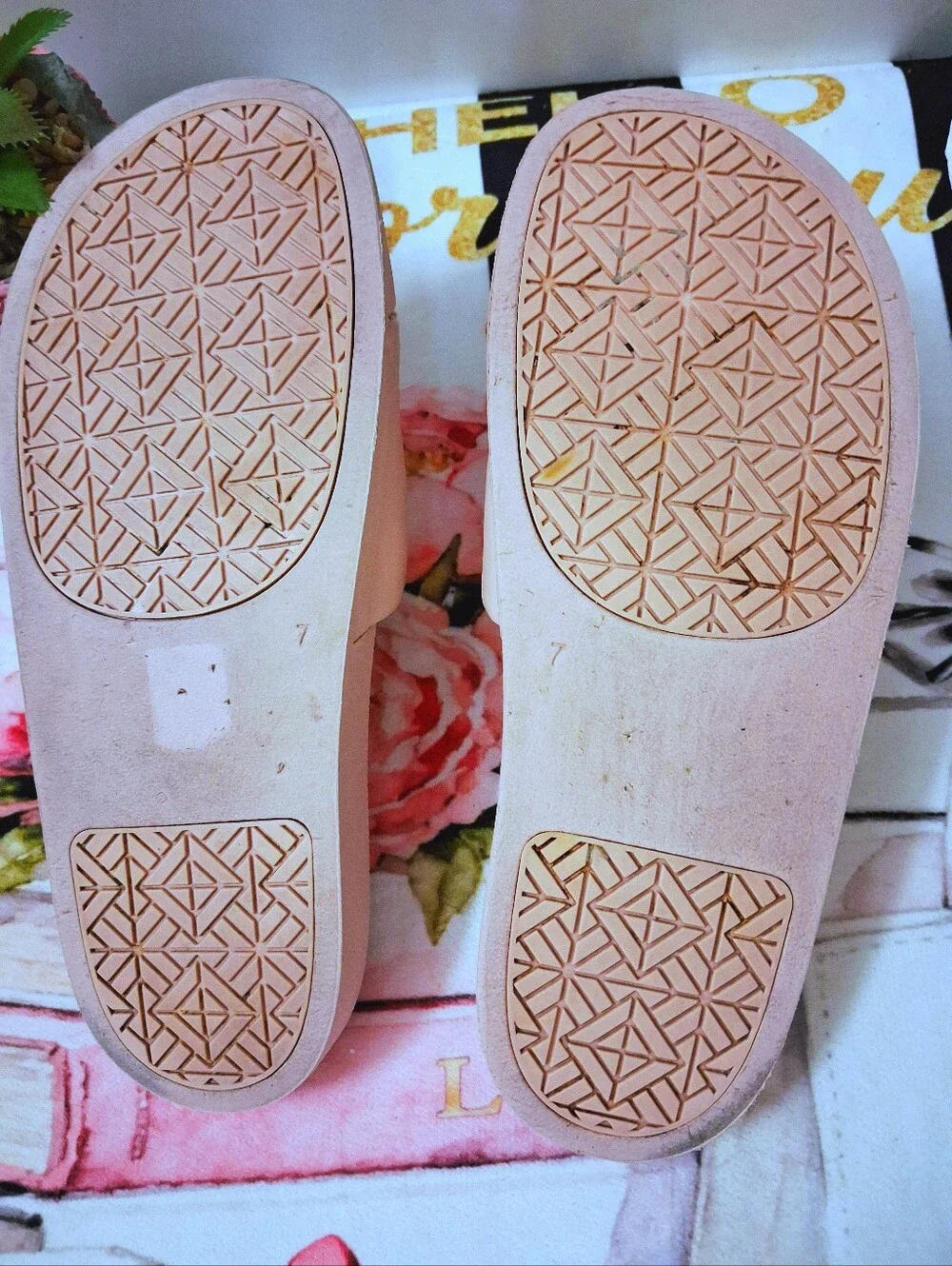 EXC Cute Tory Burch Womens Sz 7M, Light Pink Lina Leather Slides